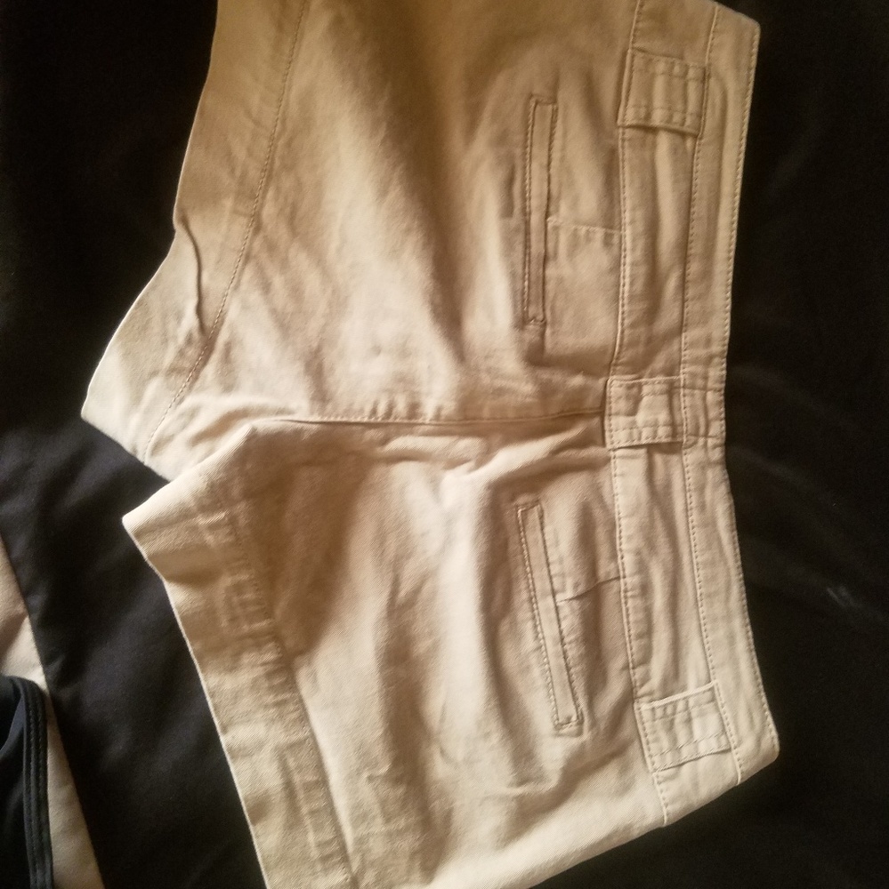 Shorts - Picture 3 of 3